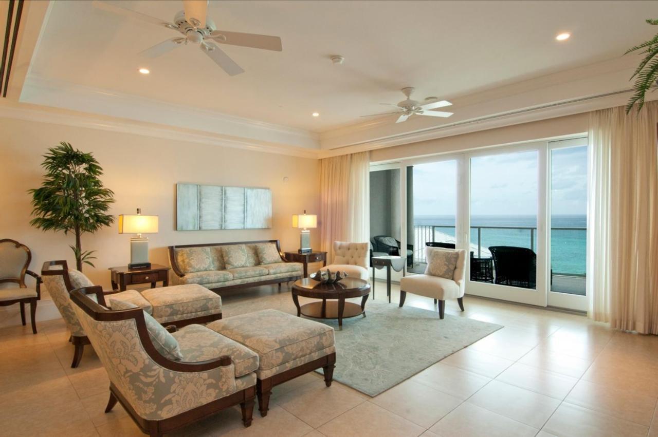 Caribbean Club Boutique Hotel, Grand Cayman Seven Mile Beach Exterior photo